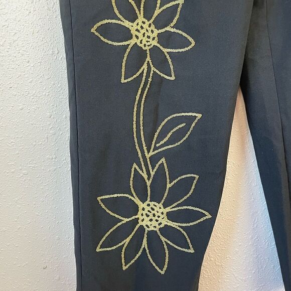 Sheri Martin Black Floral Beaded Cropped Pants Size 10 EUC - Picture 3 of 5